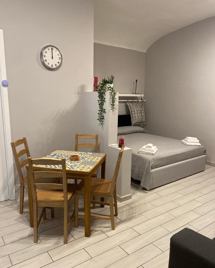 Ropelli Santa Chiara Apartman Nápoly Kültér fotó